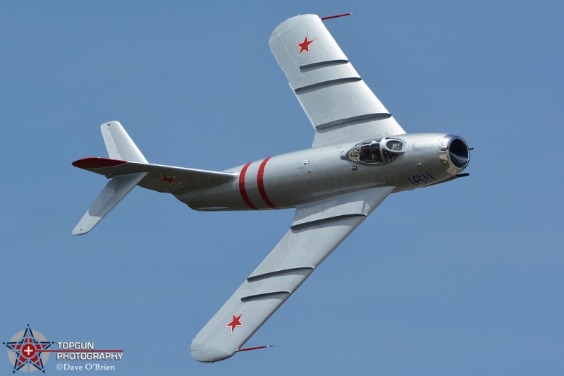 Randy Ball and his Mig-17
Keywords: RhodeIslandAirShow2017 