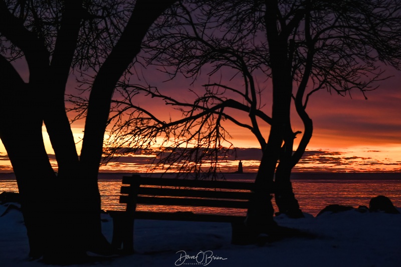 The longest sunrise I've seen that lasted with so much color
New Castle Commons, start of the sunrise
1/9/24
Keywords: lighthouses, sunrises, New England, Whaleback Lighthouse