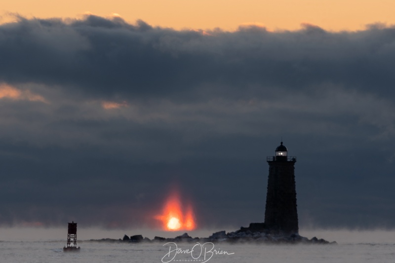Whaleback Lighthouse
Sun looks like a flame on the horizon.
1/16/22
Keywords: New Hampshire, Seacoast, Sunrises, Sea smoke, lighthouses