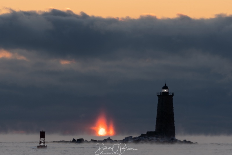 Whaleback Lighthouse
Sun looks like a flame on the horizon.
1/16/22
Keywords: New Hampshire, Seacoast, Sunrises, Sea smoke, lighthouses