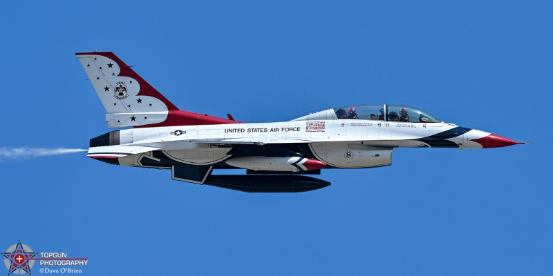 Thunderbird 8
91-0467 / F-16D	
Thunderbirds / Nellis AFB, NV
7/20/26
Keywords: Military Aviation, KOSH, Oshkosh, EAA Air Adventure, Air Show, F-16D, Thunderbirds