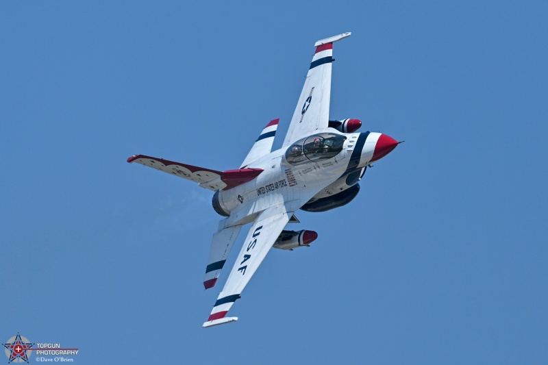 Thunderbird 8
91-0467 / F-16D	
Thunderbirds / Nellis AFB, NV
7/20/26
Keywords: Military Aviation, KOSH, Oshkosh, EAA Air Adventure, Air Show, F-16D, Thunderbirds