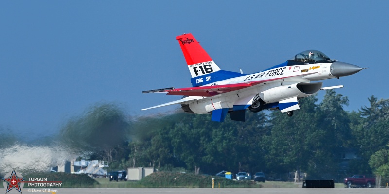 Viper1
91-0395 / F-16C	
55th FS / Shaw AFB, SC
7/20/26
Keywords: Military Aviation, KOSH, Oshkosh, EAA Air Adventure, Air Show, F-16 Demo, 55th FS