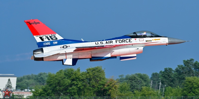 Viper1
91-0395 / F-16C	
55th FS / Shaw AFB, SC
7/20/26
Keywords: Military Aviation, KOSH, Oshkosh, EAA Air Adventure, Air Show, F-16 Demo, 55th FS
