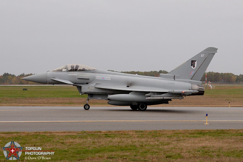 Typhoon F-2 of the 17th Sq RAF
Typhoon FGR4 / ZJ928	
1X(B)sq / 
10/23/07 
