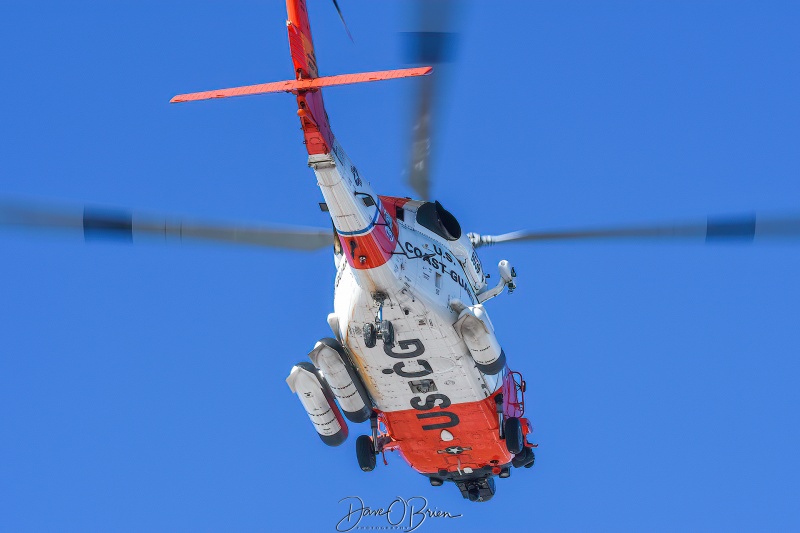 UCSG39
MH-60T / 6039	
USCG / Cape Cod
12/13/22
Keywords: Military Aviation, KPSM, Pease, Portsmouth Airport, USCH, Jayhawk